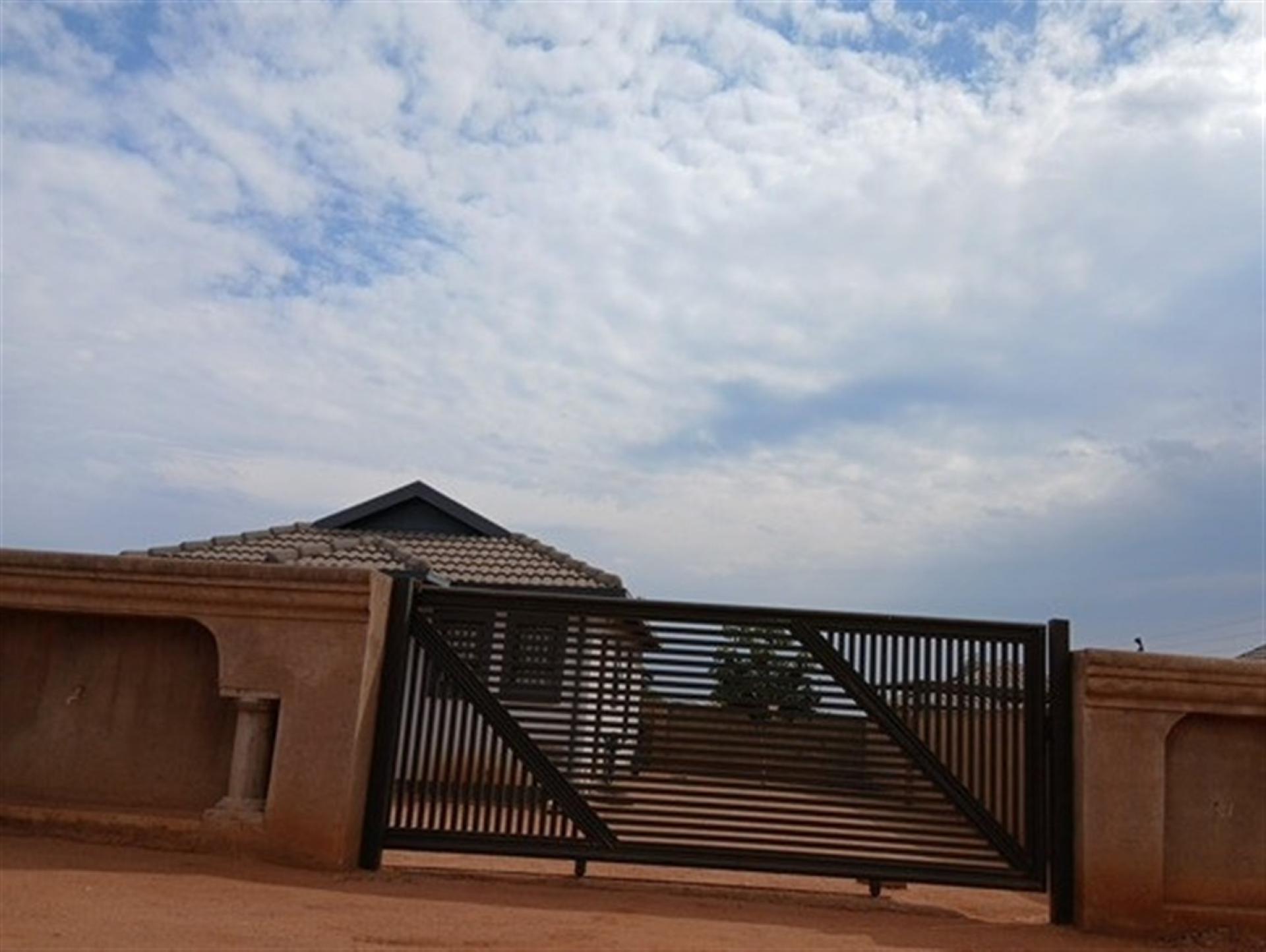 Front View of property in The Orchards