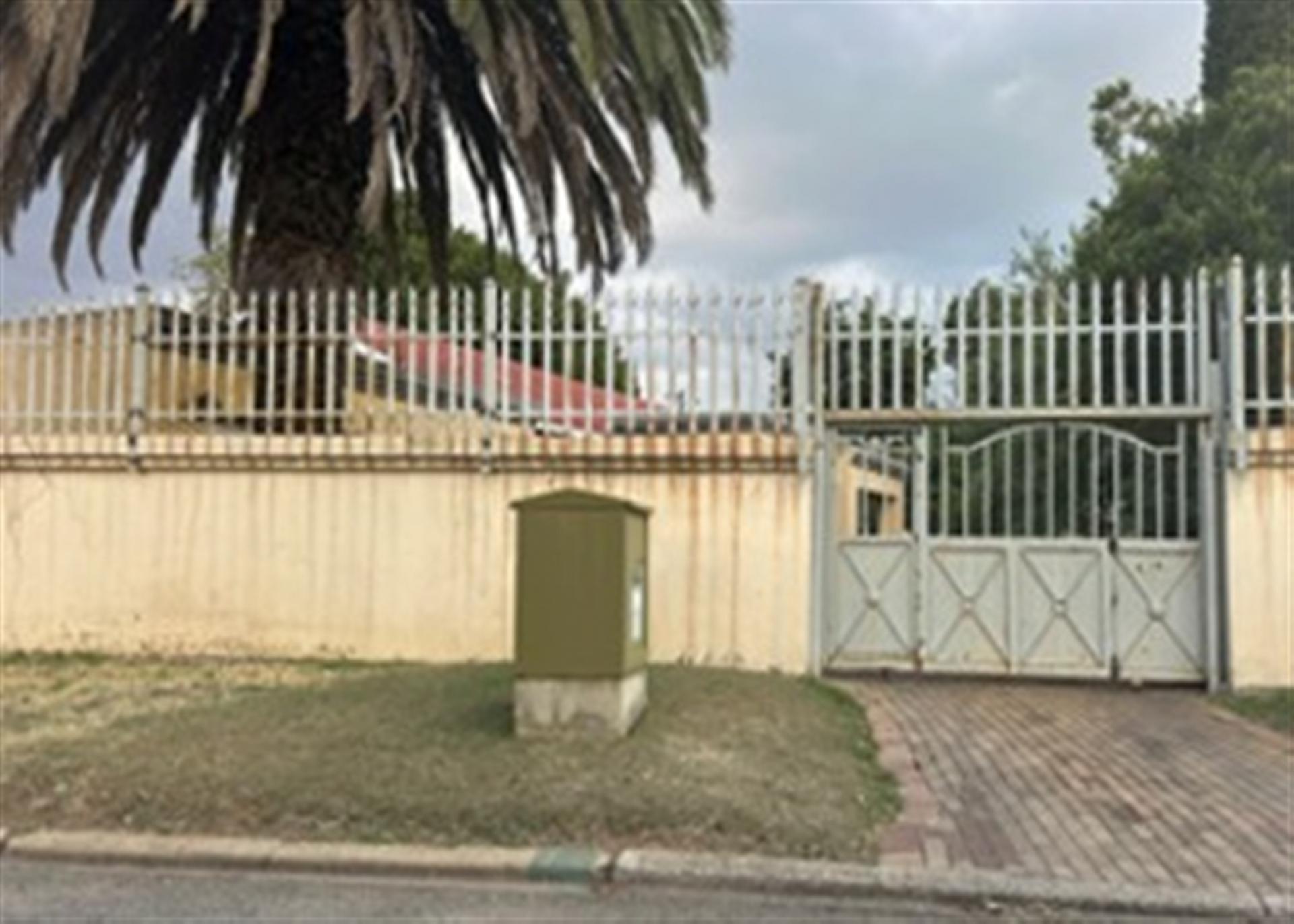 Front View of property in Bonaero Park