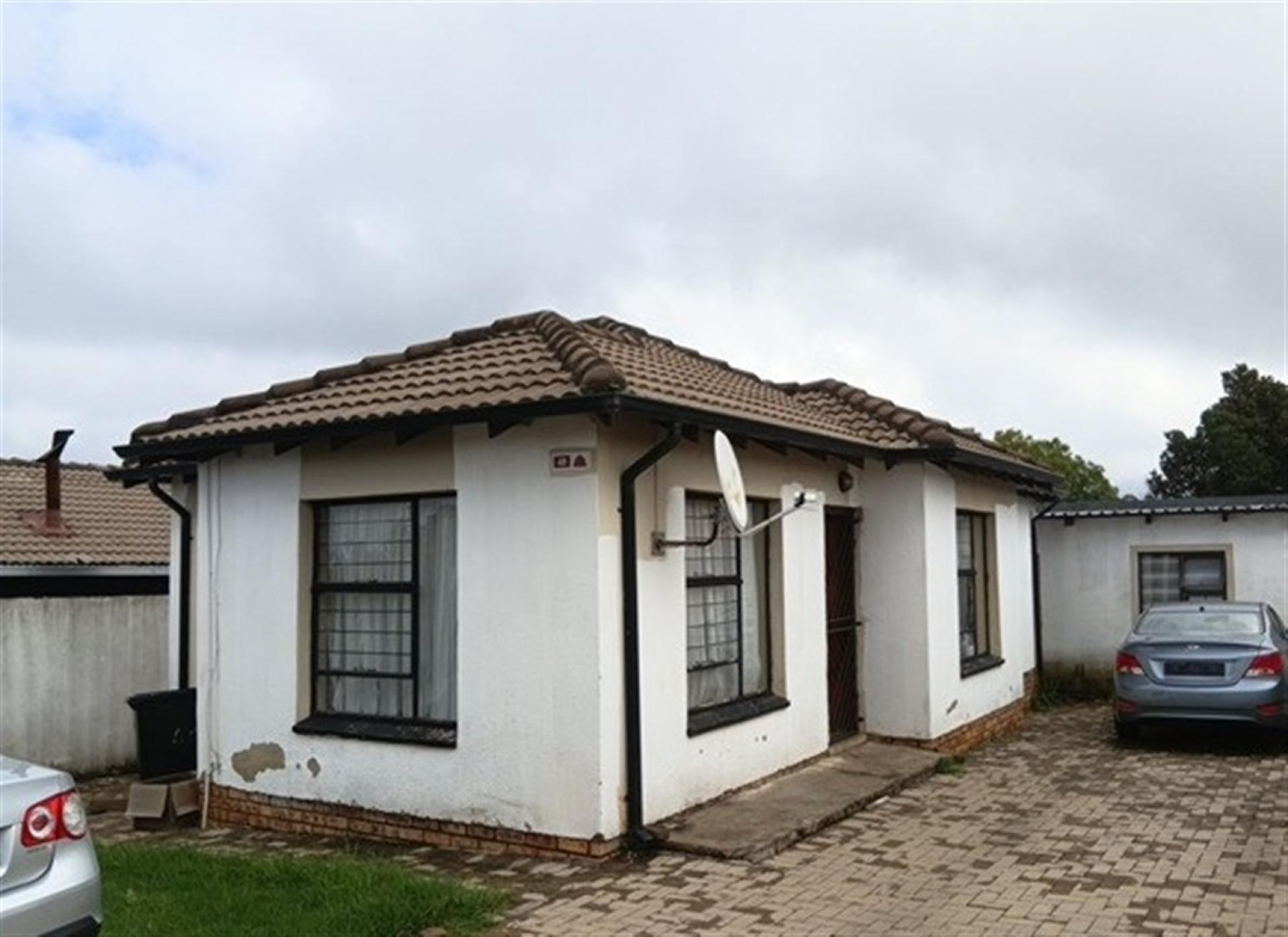 Front View of property in Chief Mogale