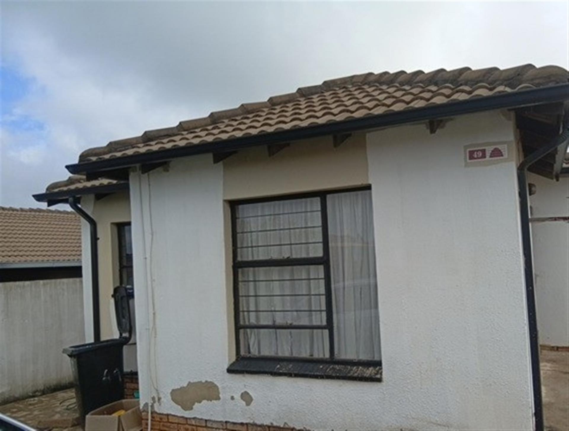 Front View of property in Chief Mogale