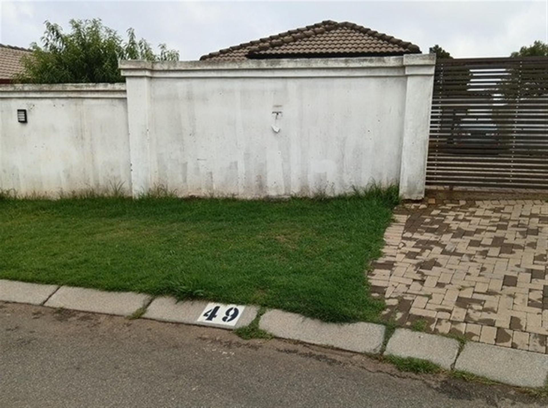 Front View of property in Chief Mogale