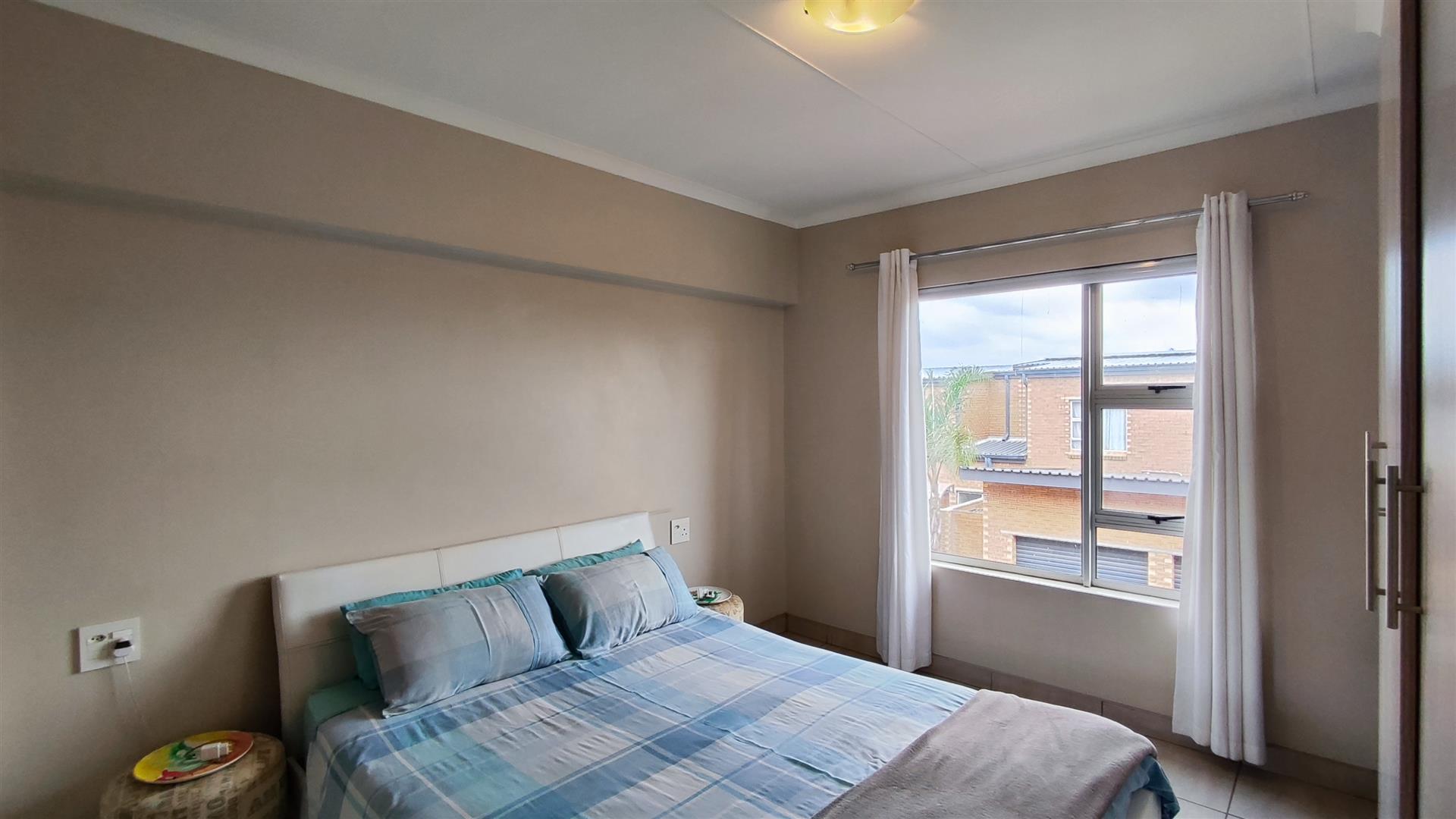 Main Bedroom - 14 square meters of property in Kempton Park AH