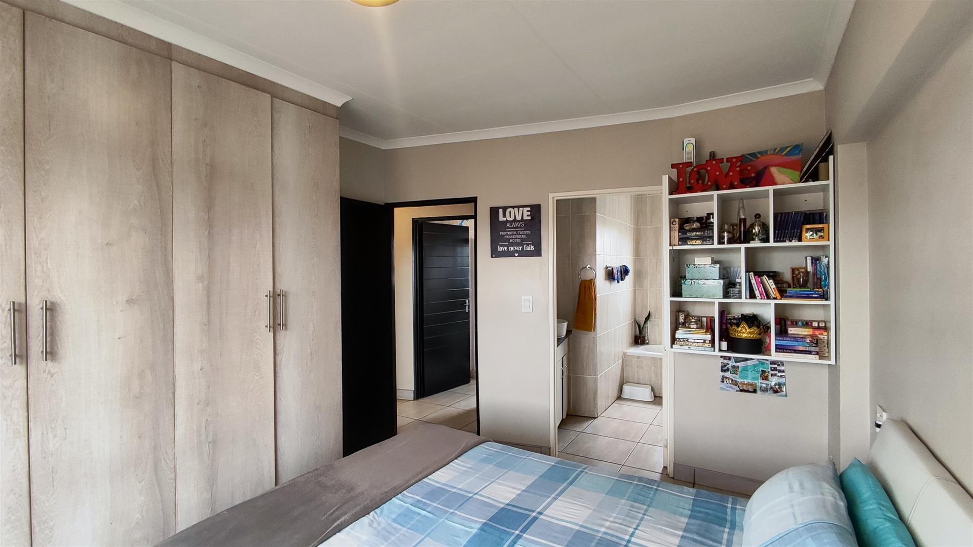 Main Bedroom - 14 square meters of property in Kempton Park AH