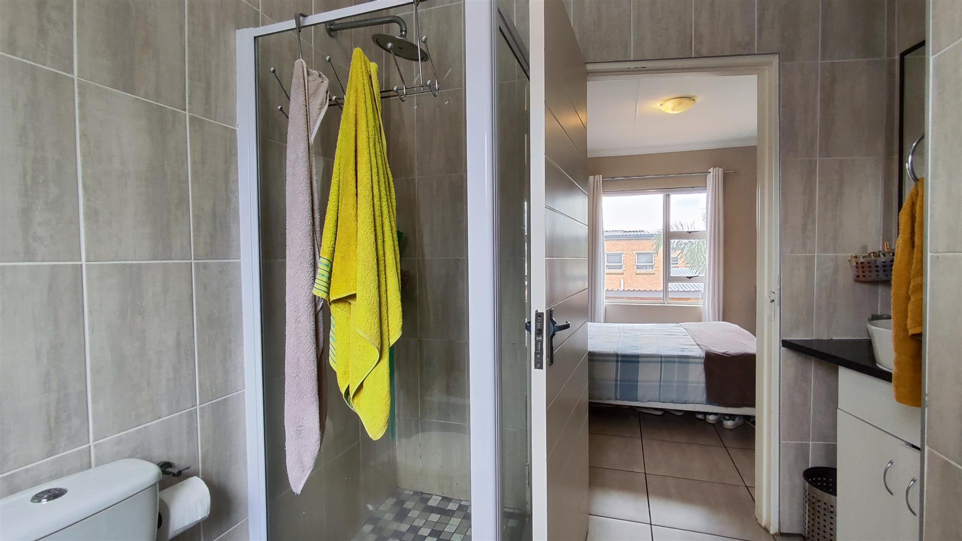 Main Bathroom - 6 square meters of property in Kempton Park AH