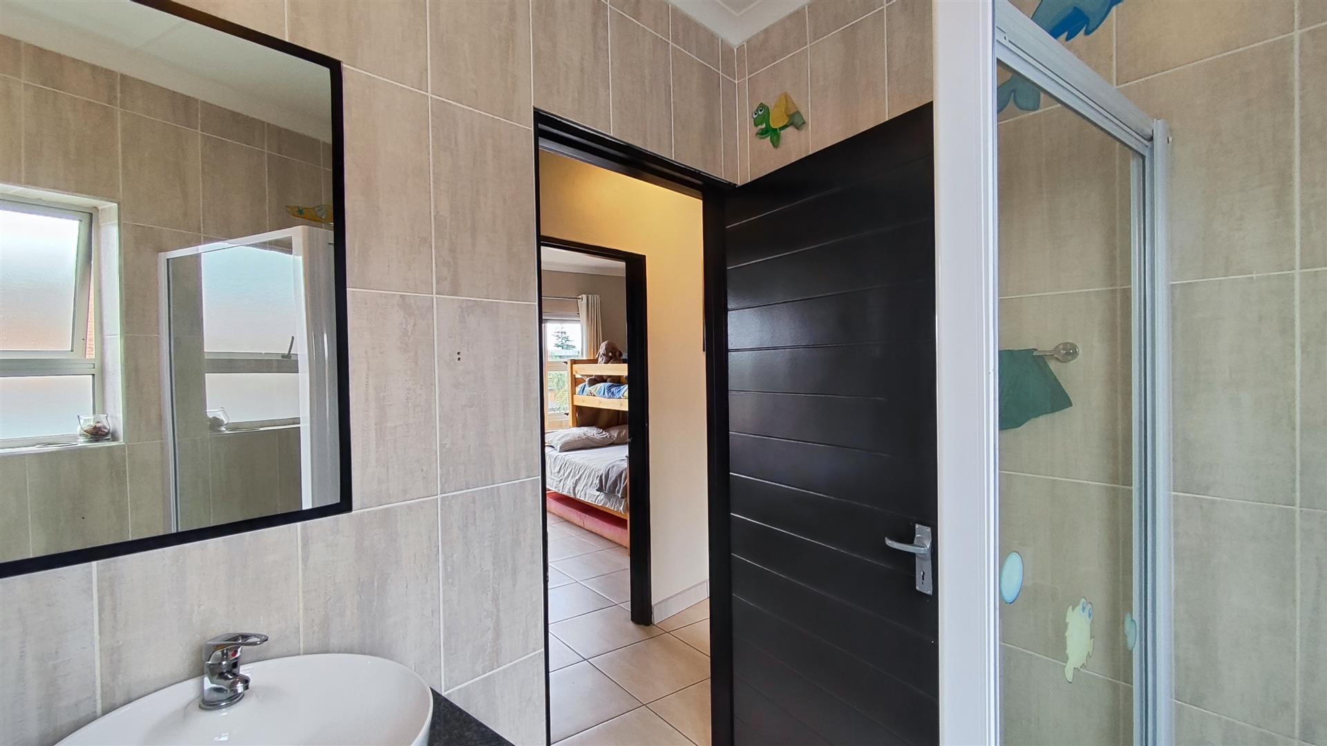 Bathroom 1 - 4 square meters of property in Kempton Park AH