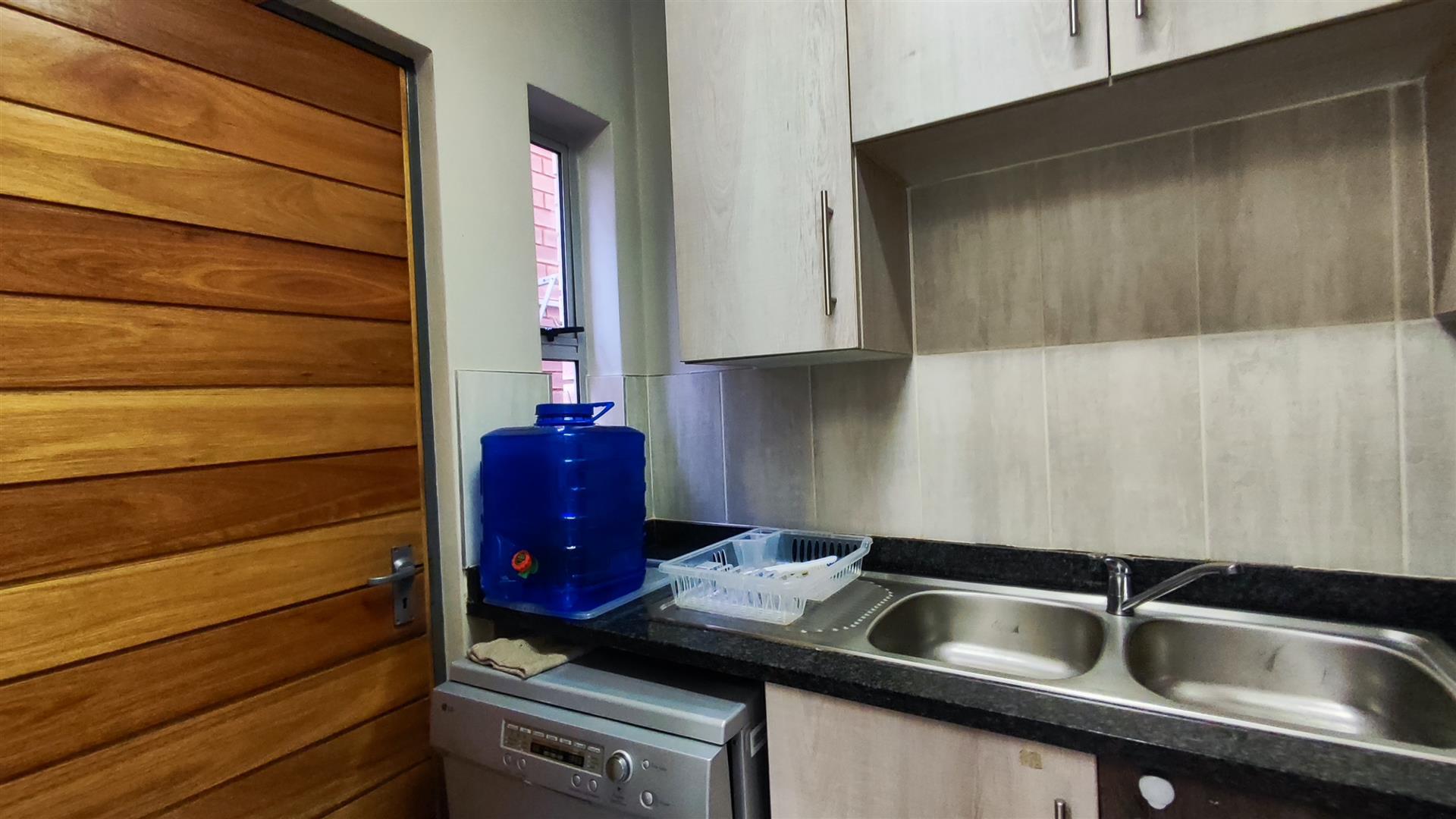 Scullery - 4 square meters of property in Kempton Park AH