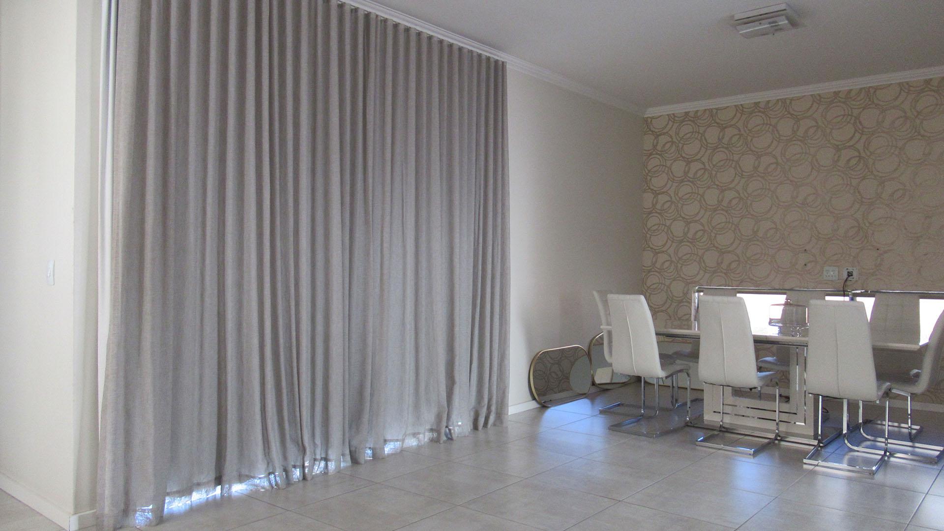 Dining Room of property in Amorosa