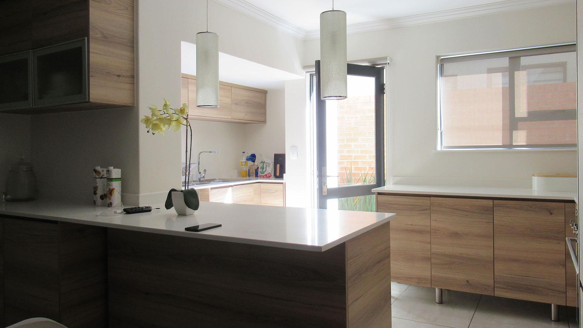 Kitchen - 13 square meters of property in Amorosa