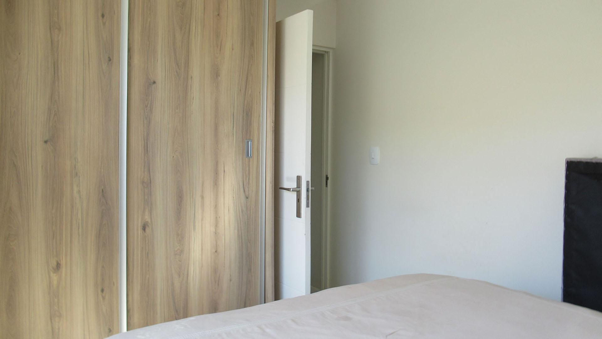 Bed Room 1 - 10 square meters of property in Amorosa