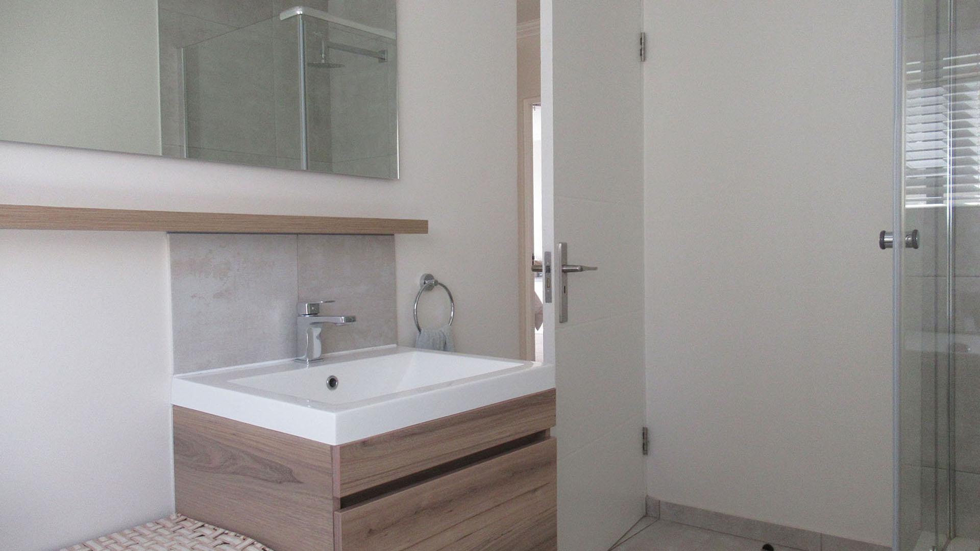 Bathroom 2 - 8 square meters of property in Amorosa