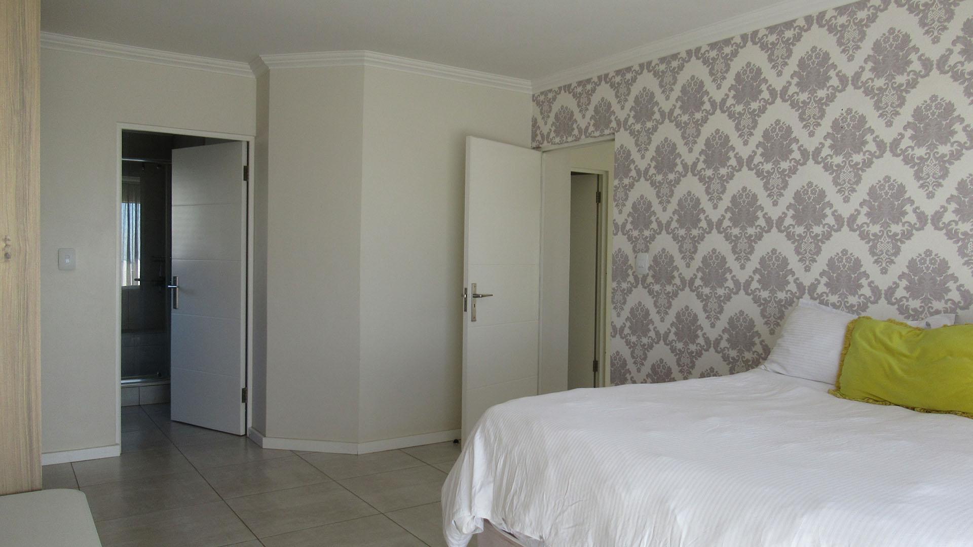 Main Bedroom - 20 square meters of property in Amorosa