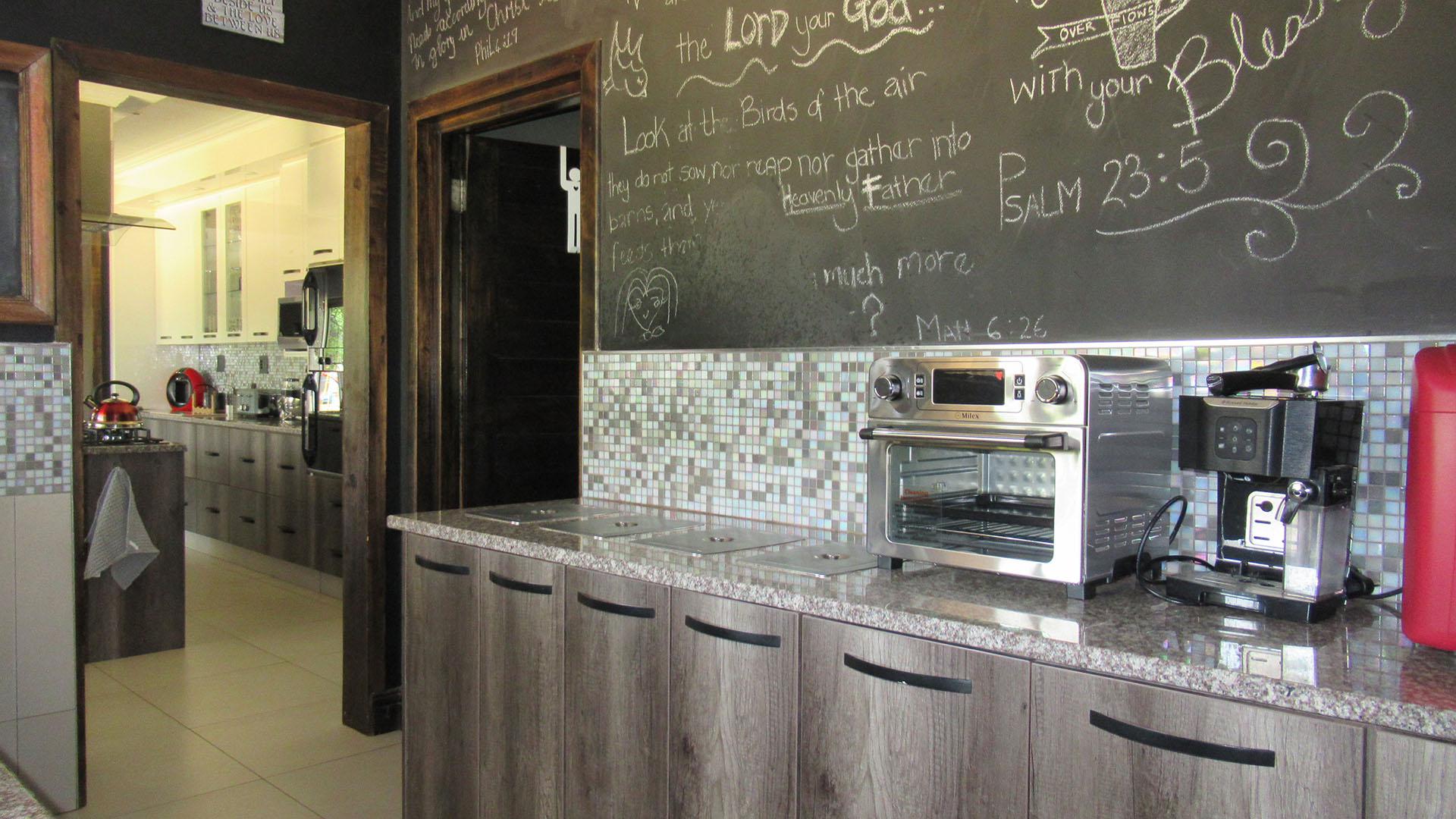 Scullery - 12 square meters of property in Krugersdorp