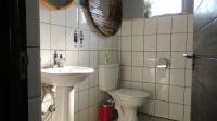 Guest Toilet - 2 square meters of property in Krugersdorp