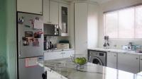 Kitchen - 12 square meters of property in Glenmarais (Glen Marais)