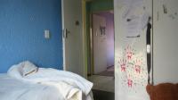 Bed Room 1 - 10 square meters of property in Glen Marais