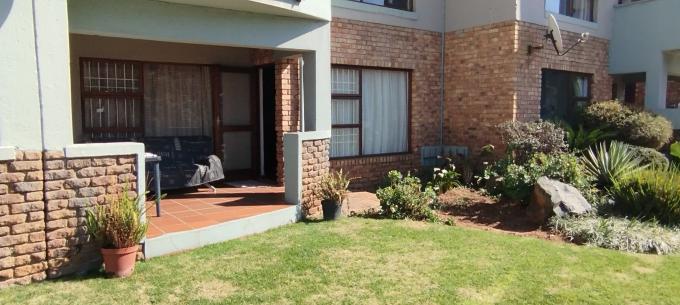 2 Bedroom Sectional Title for Sale For Sale in Bassonia - MR591342