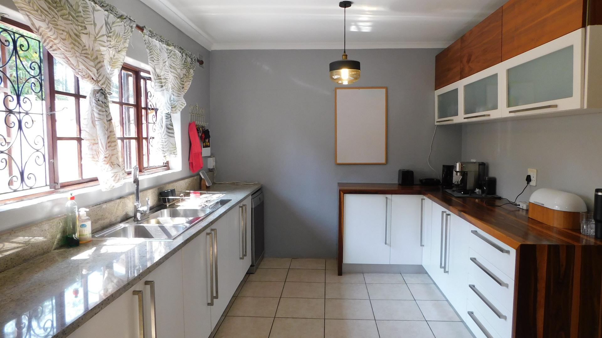 Kitchen - 20 square meters of property in Glen Anil
