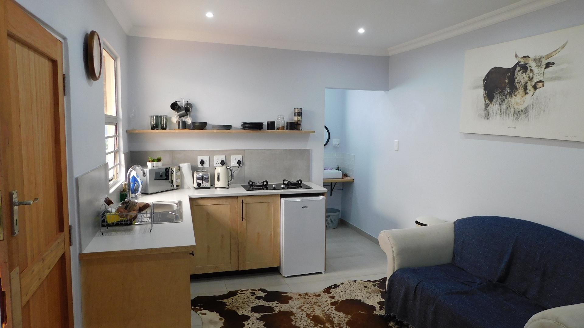 Flatlet - 14 square meters of property in Glen Anil