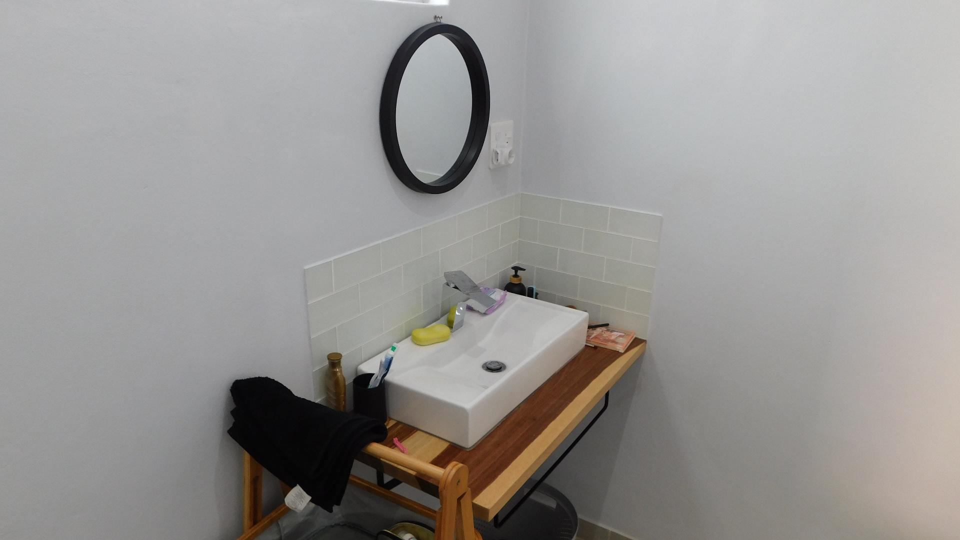 Bathroom 2 - 4 square meters of property in Glen Anil