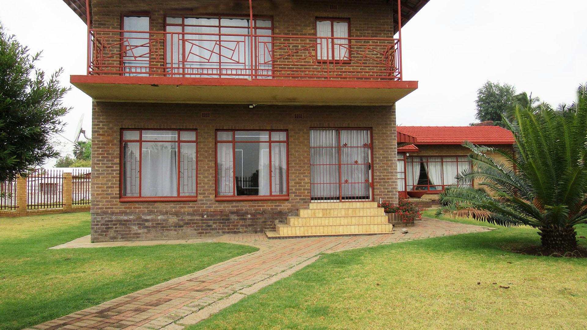 Front View of property in Brenthurst