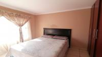 Bed Room 1 of property in Bloemfontein