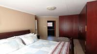 Main Bedroom of property in Bloemfontein