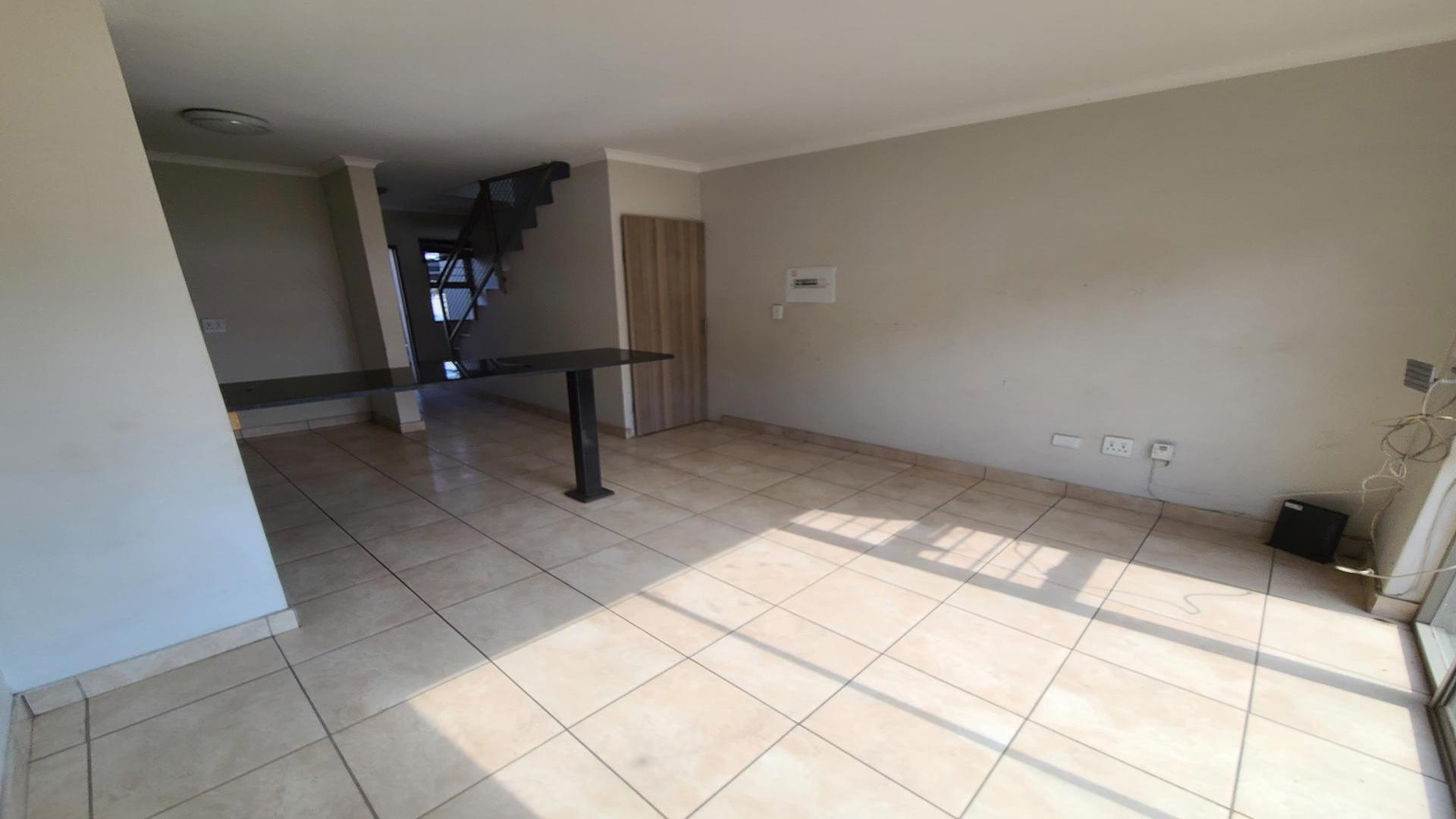 Lounges of property in Emalahleni (Witbank) 