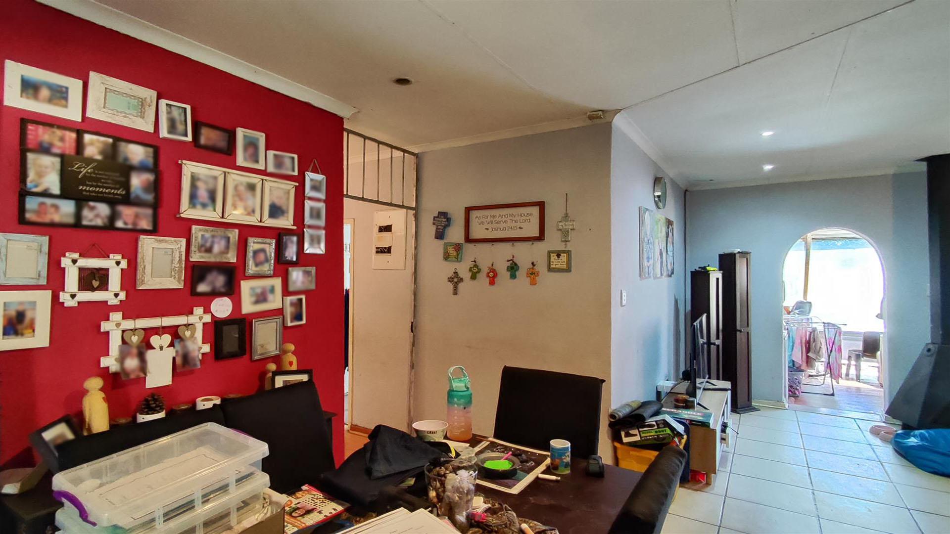 Dining Room - 15 square meters of property in Esther Park