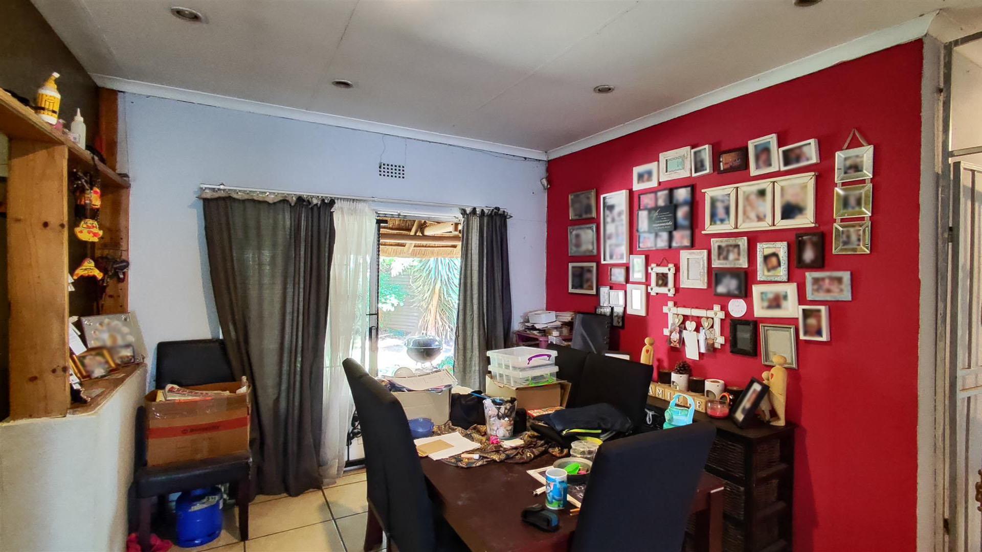 Dining Room - 15 square meters of property in Esther Park