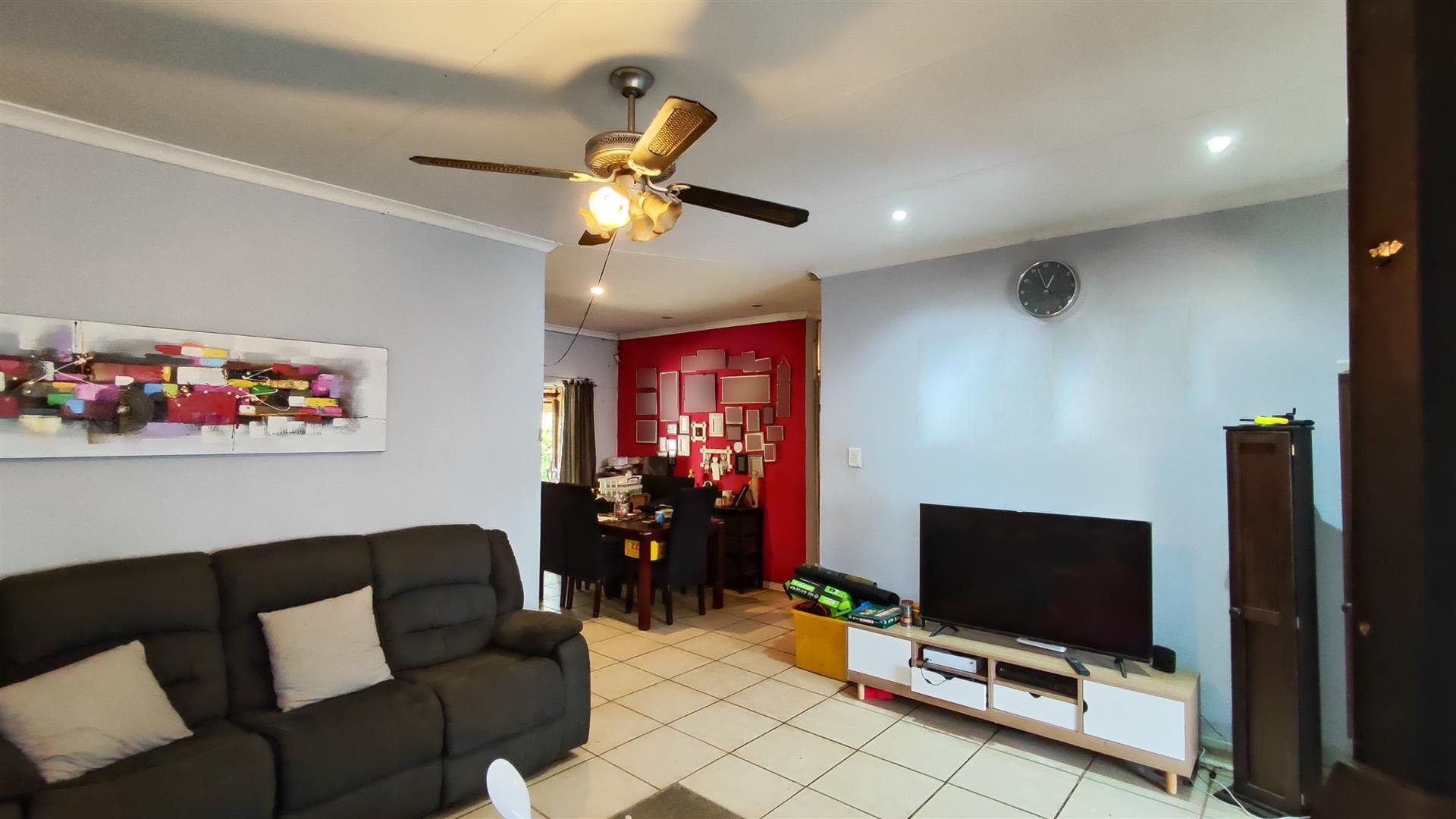 Lounges - 26 square meters of property in Esther Park