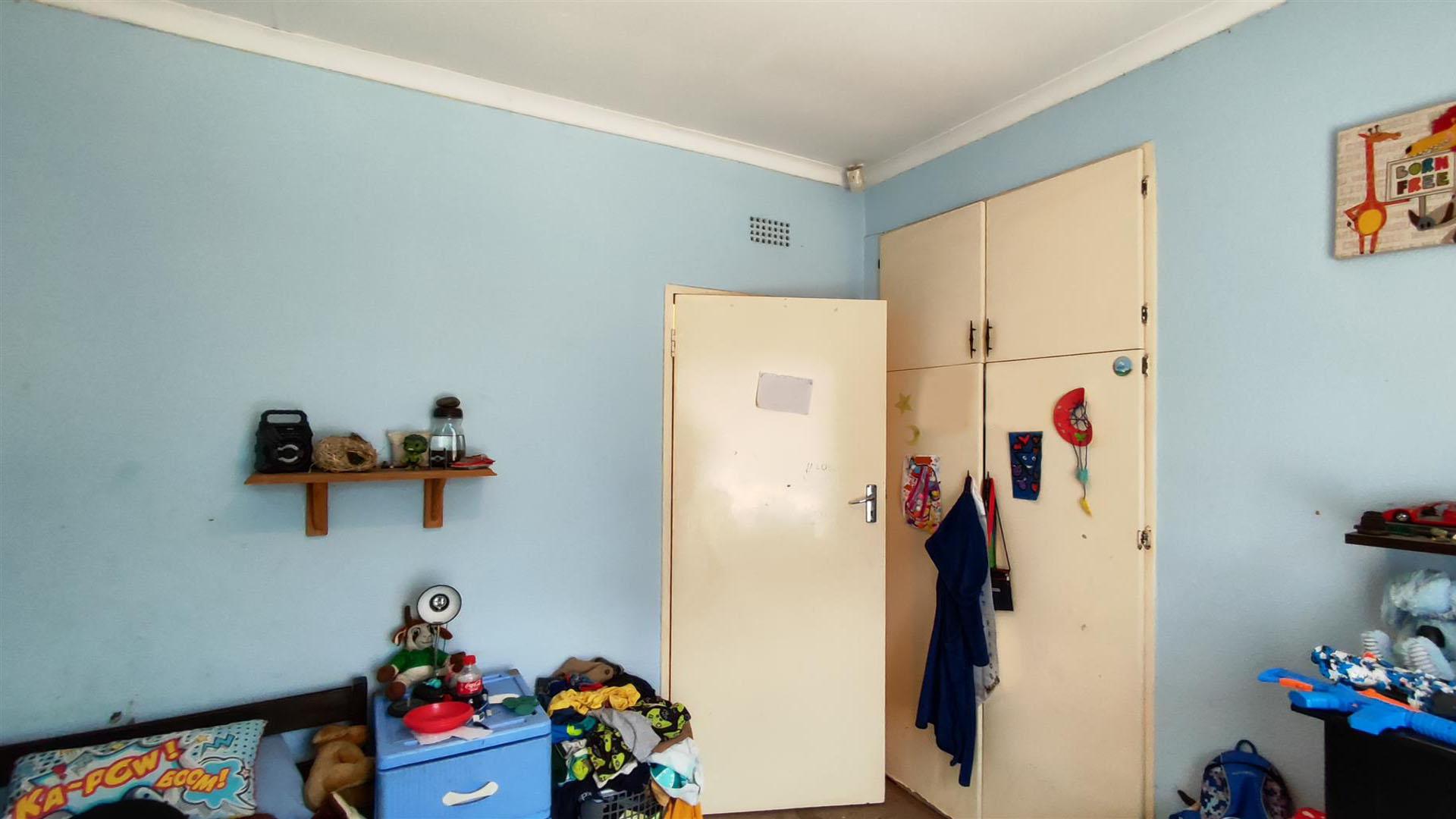 Bed Room 1 - 12 square meters of property in Esther Park