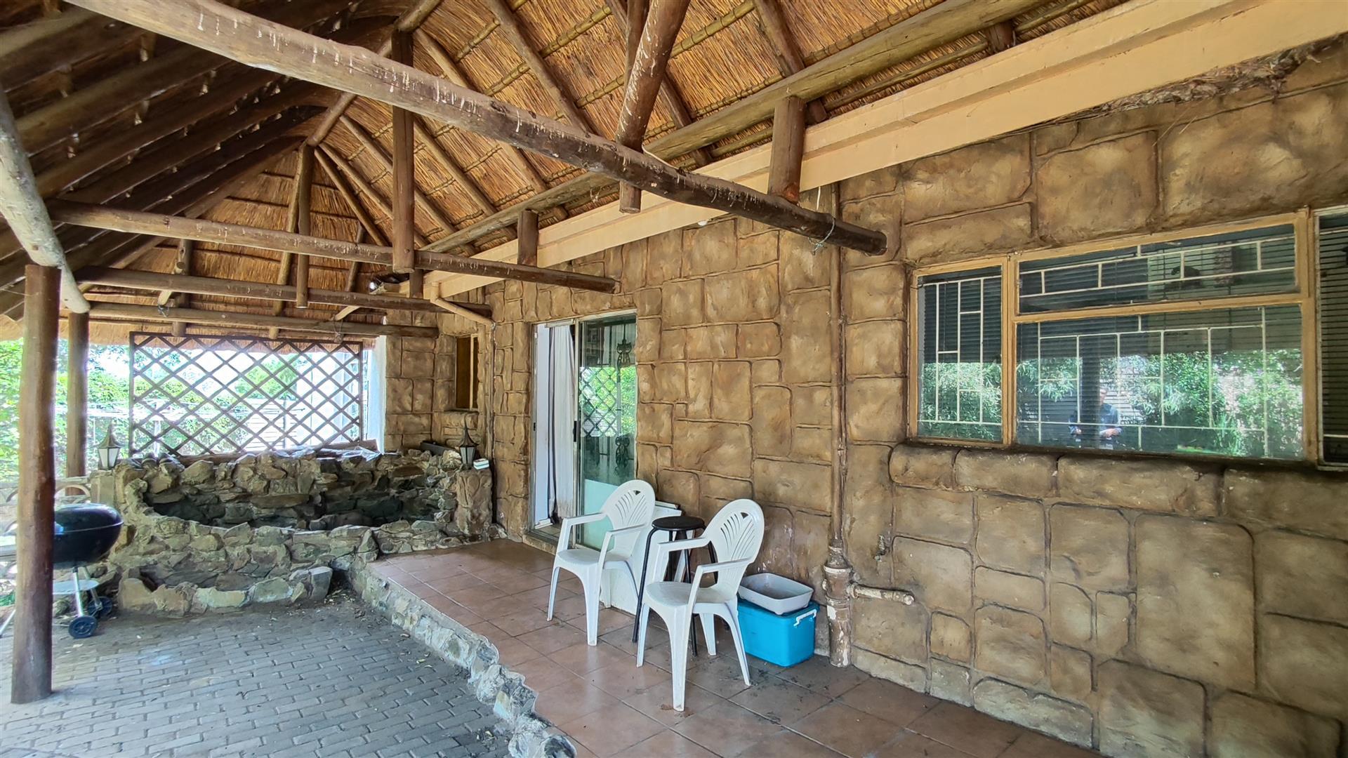 Front View of property in Esther Park
