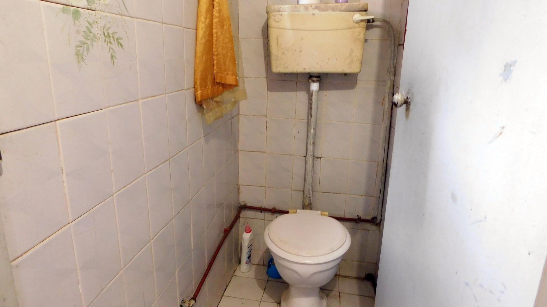 Bathroom 1 - 7 square meters of property in Moorton