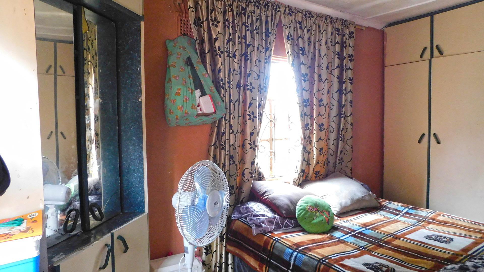 Bed Room 1 - 10 square meters of property in Moorton