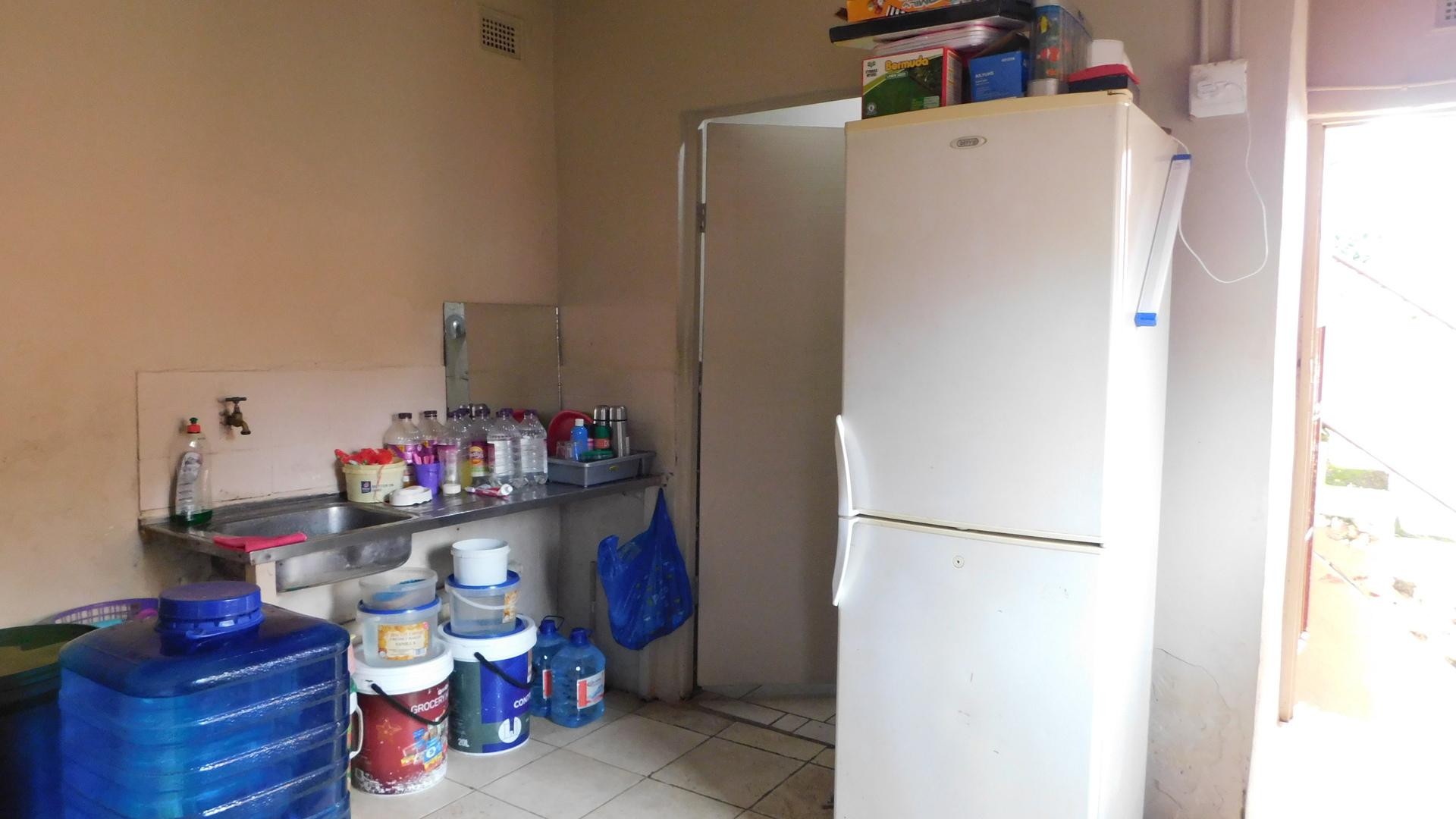 Kitchen - 19 square meters of property in Moorton