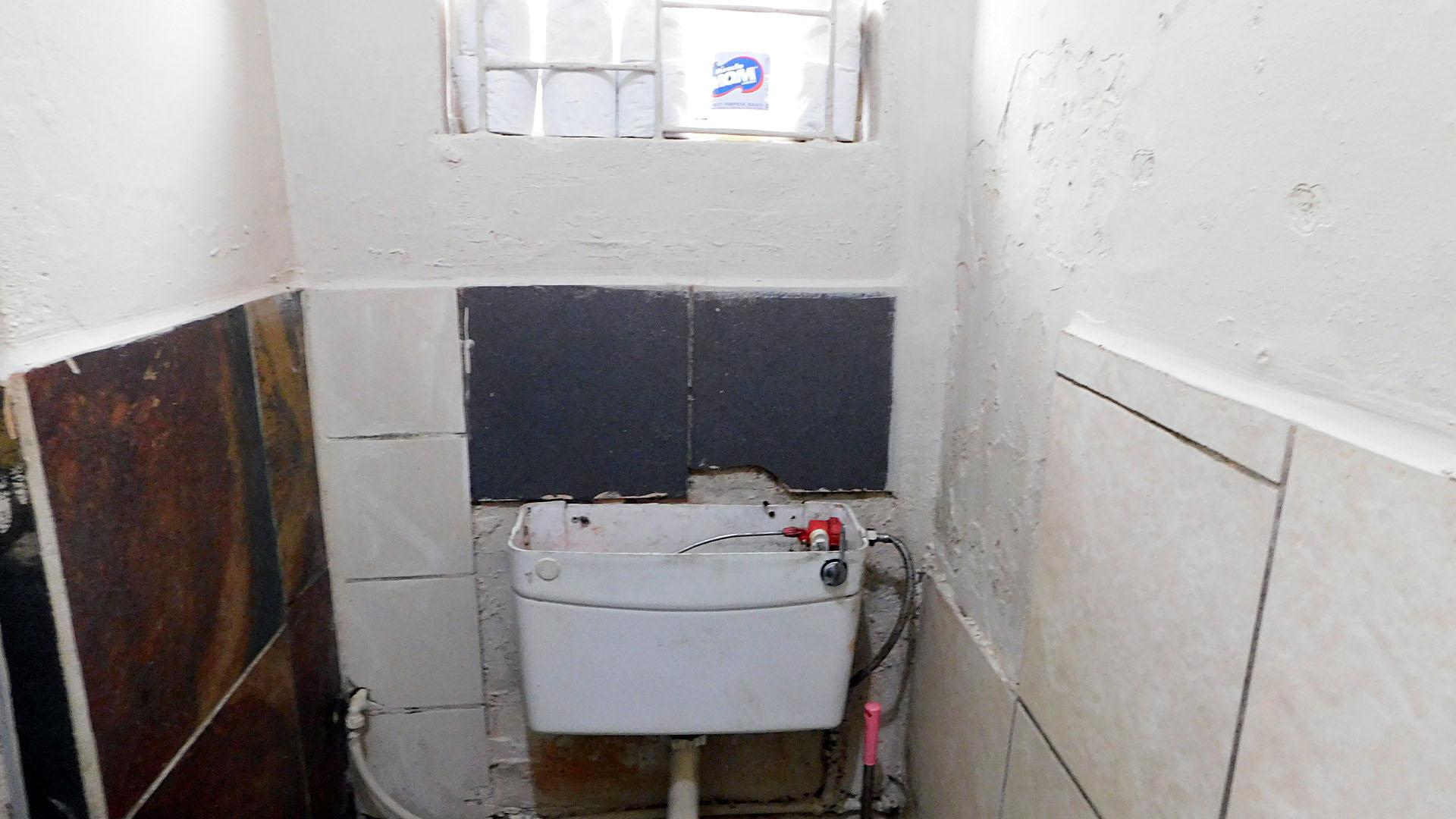 Bathroom 1 - 7 square meters of property in Moorton