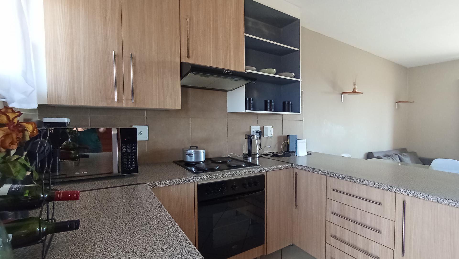Kitchen - 10 square meters of property in Sagewood