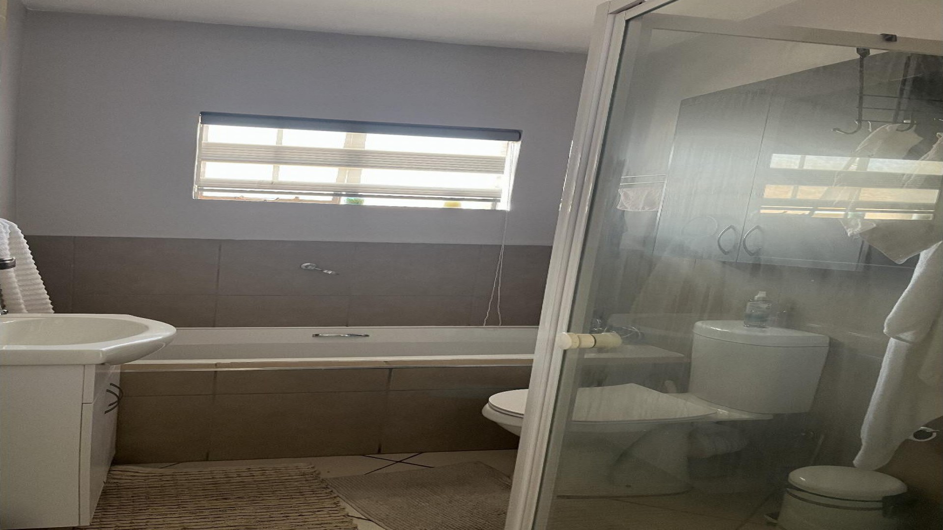 Bathroom 1 - 6 square meters of property in Sagewood