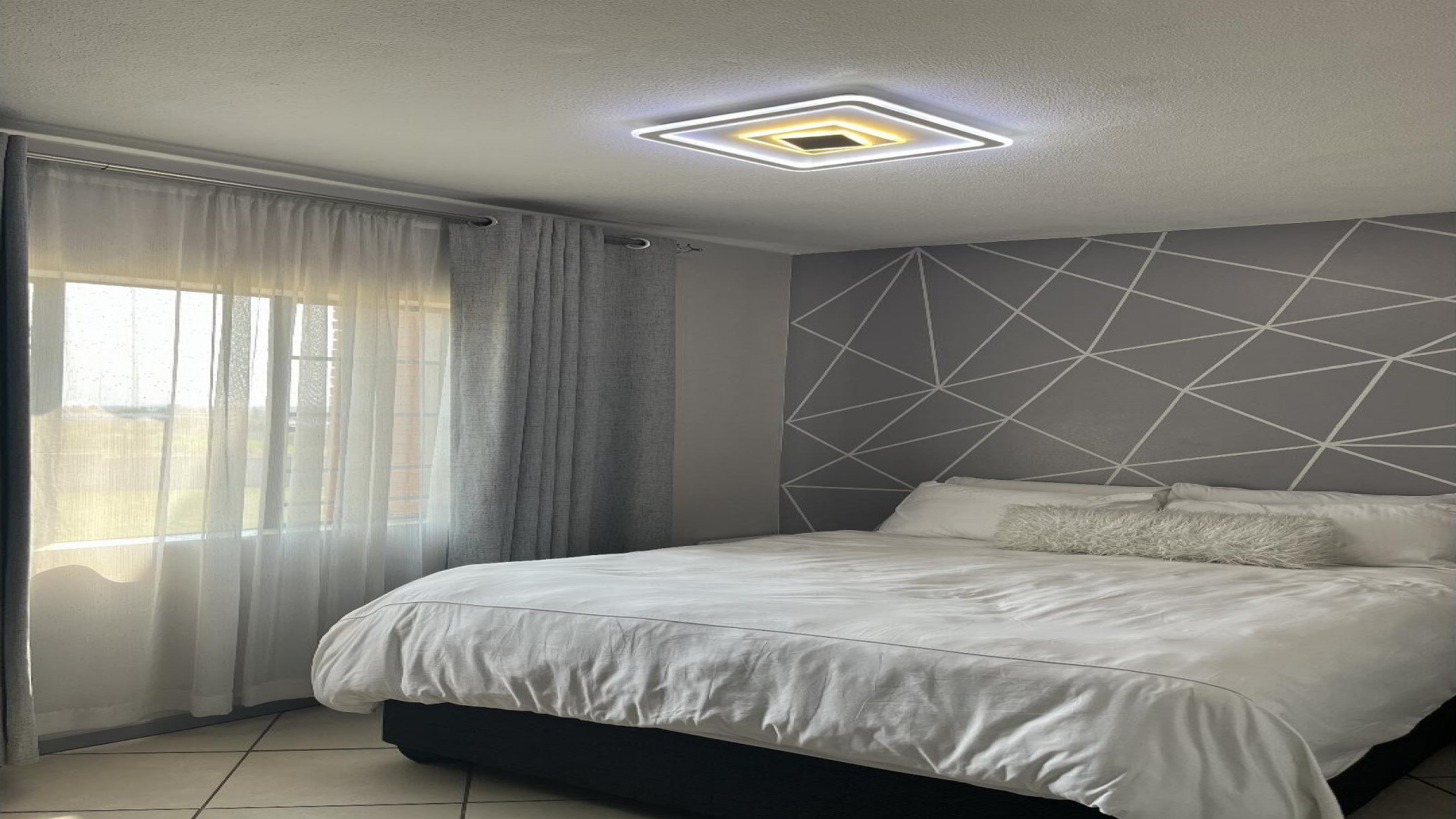 Bed Room 1 - 11 square meters of property in Sagewood