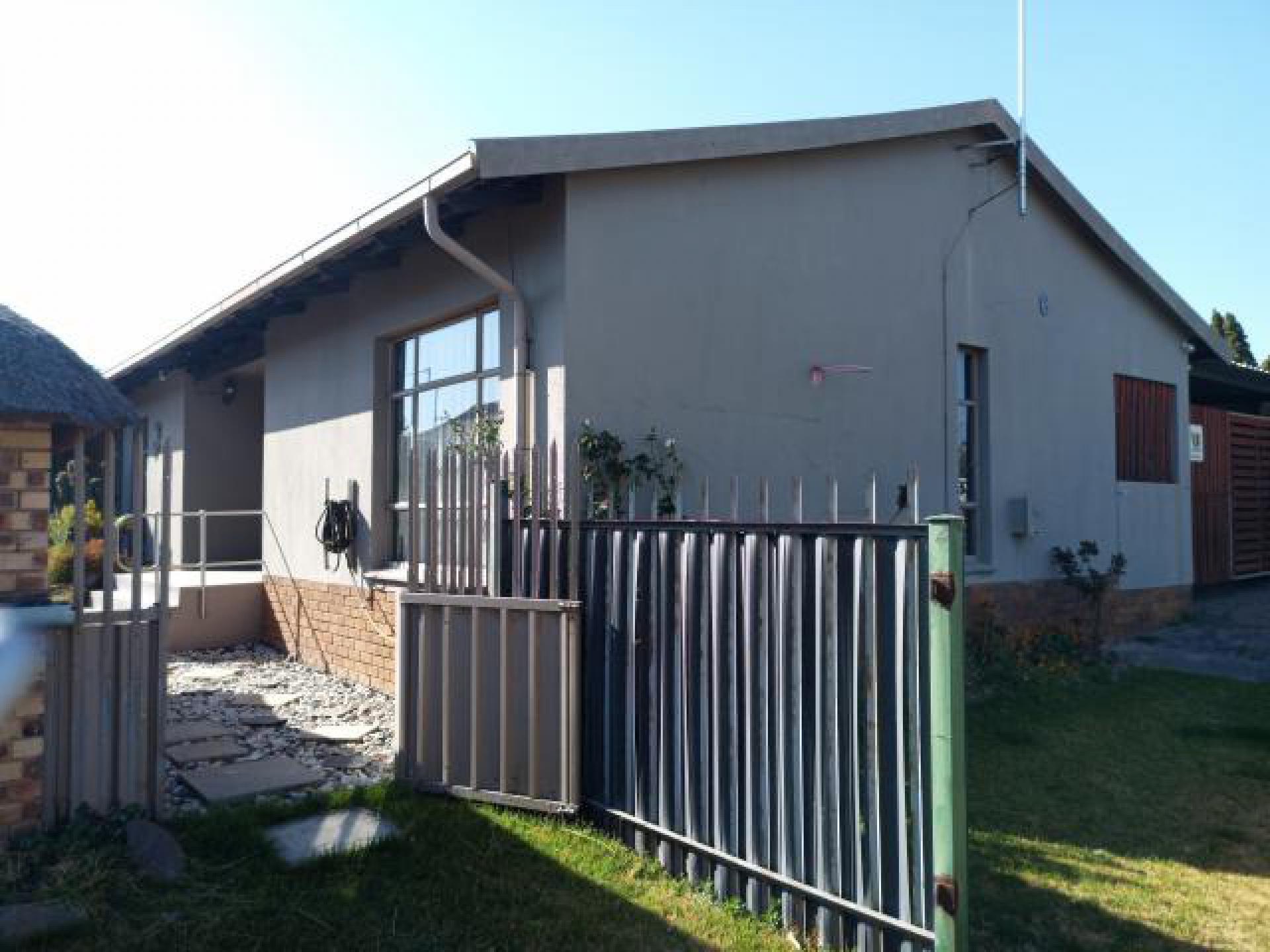 Front View of property in Secunda