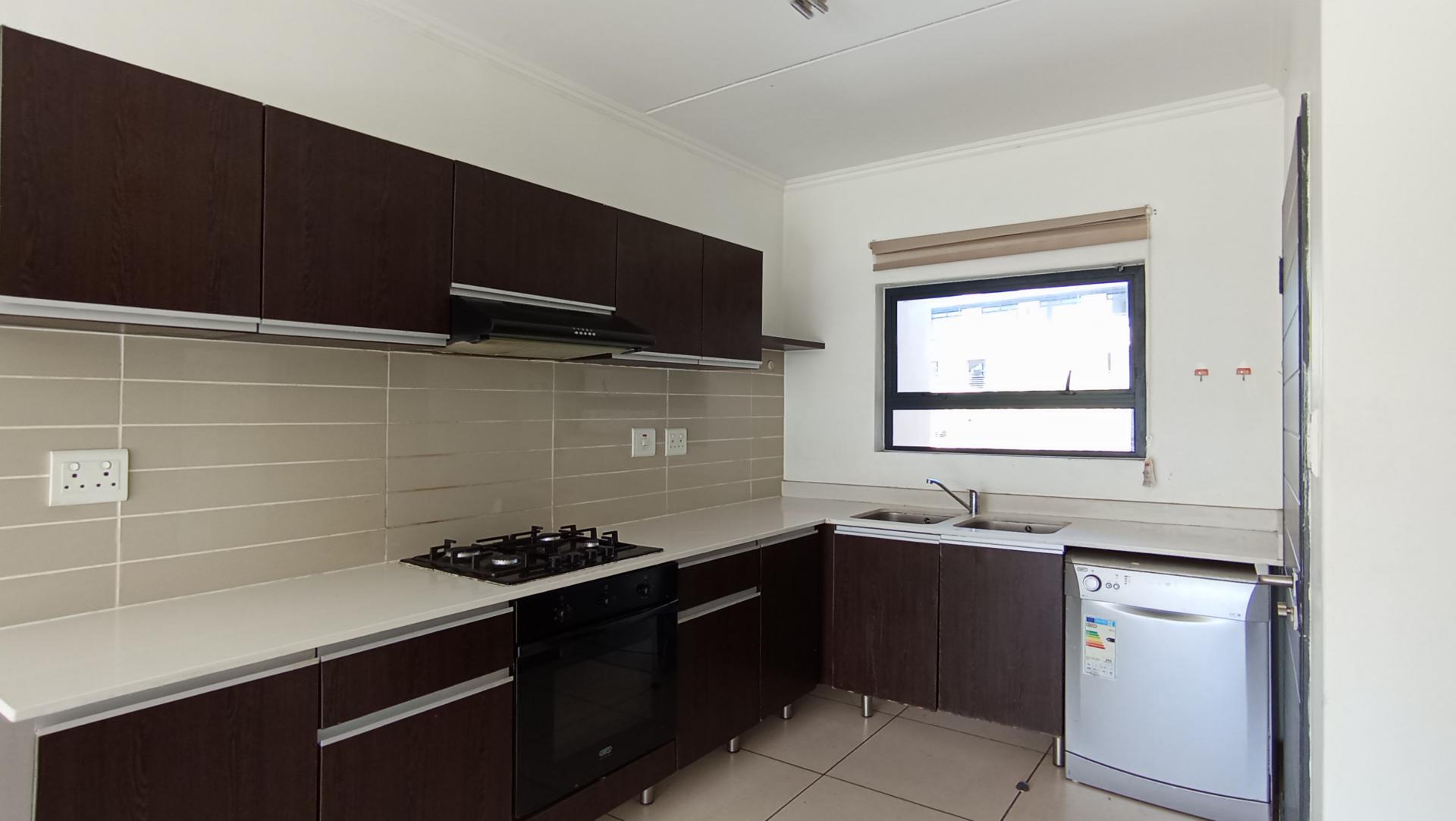 Kitchen - 13 square meters of property in Fourways