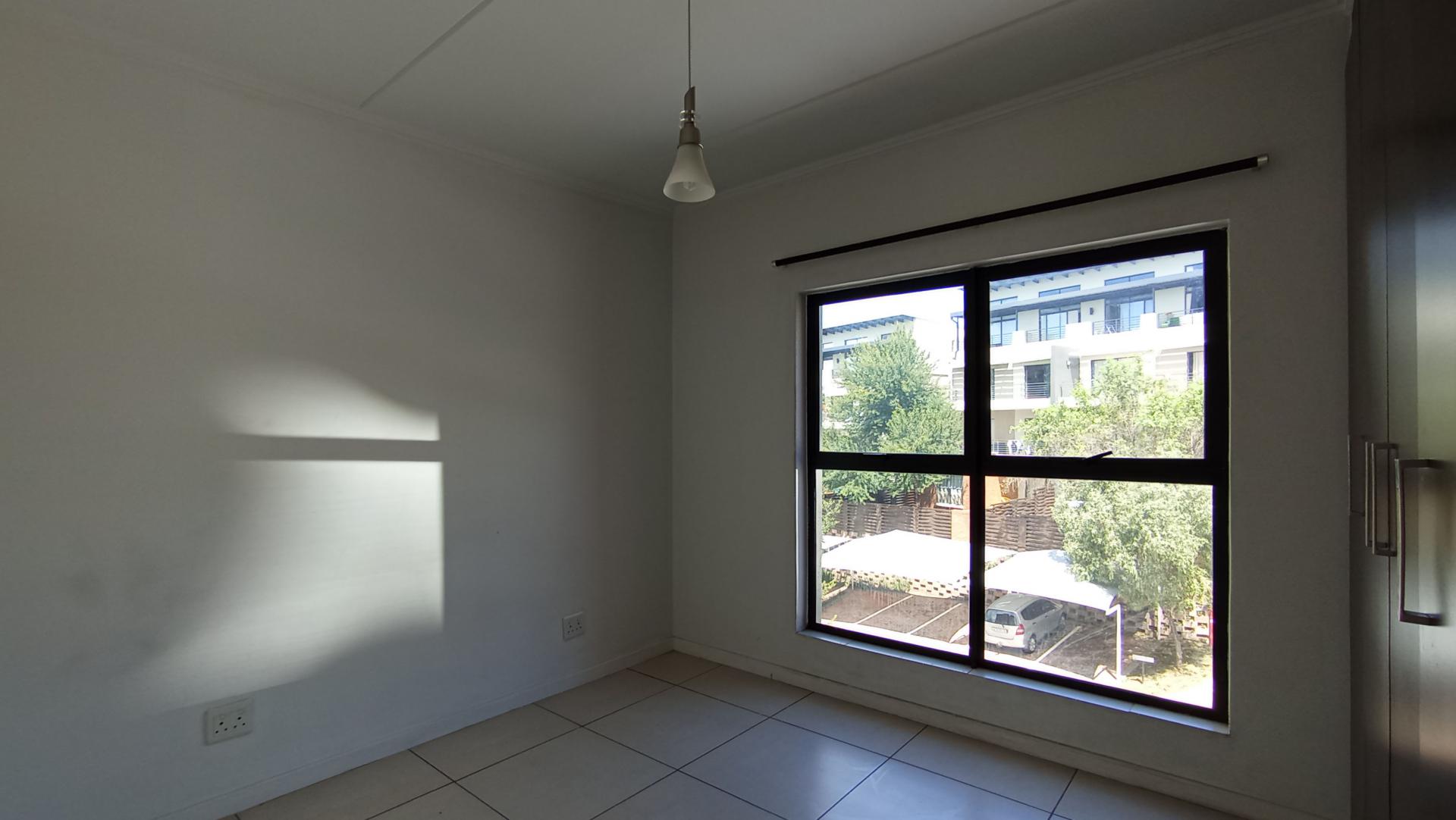 Bed Room 1 - 12 square meters of property in Fourways