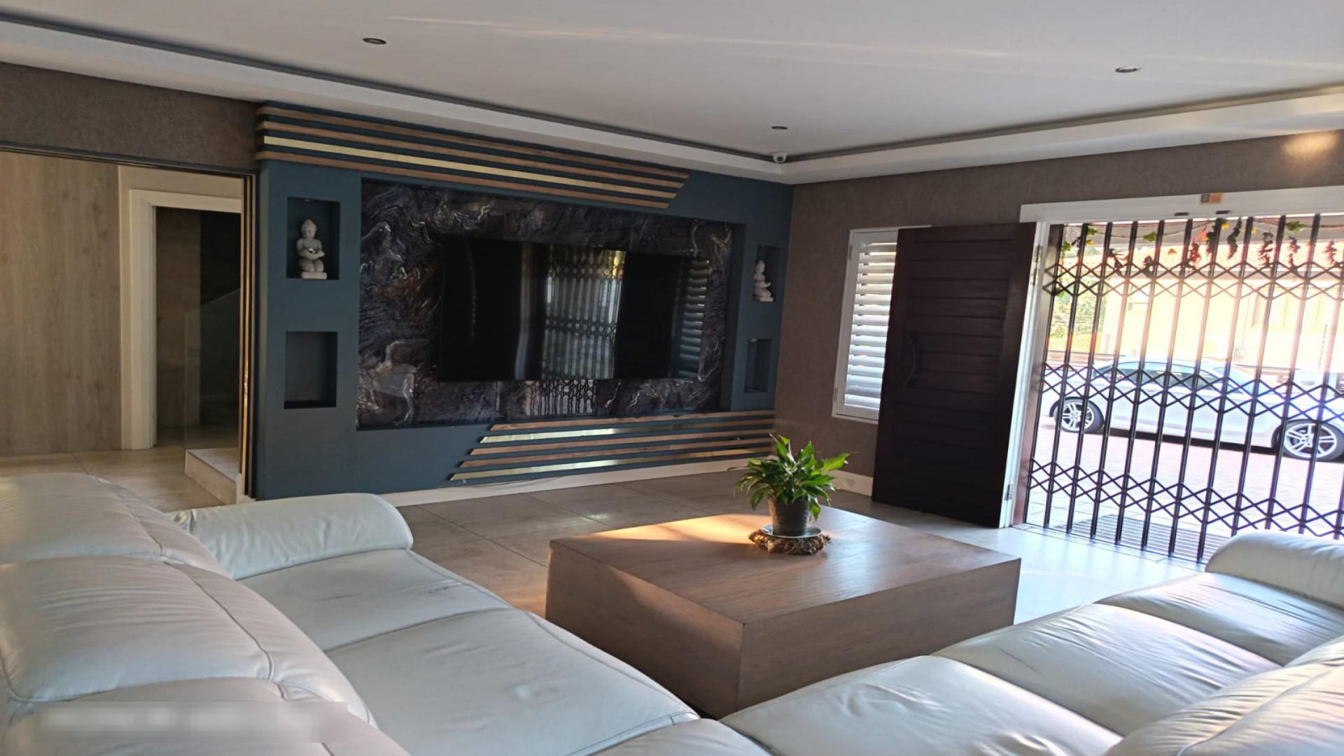 Lounges of property in Escombe 