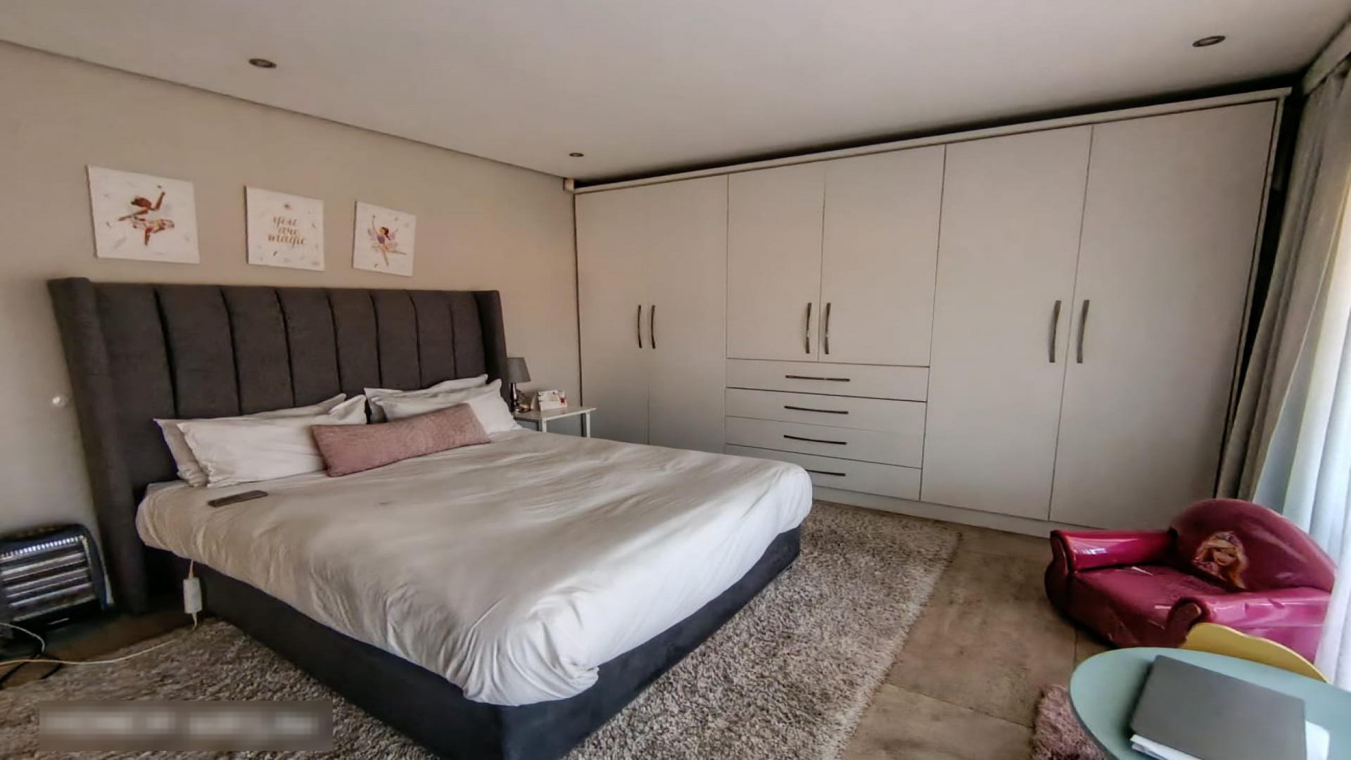 Bed Room 1 of property in Escombe 
