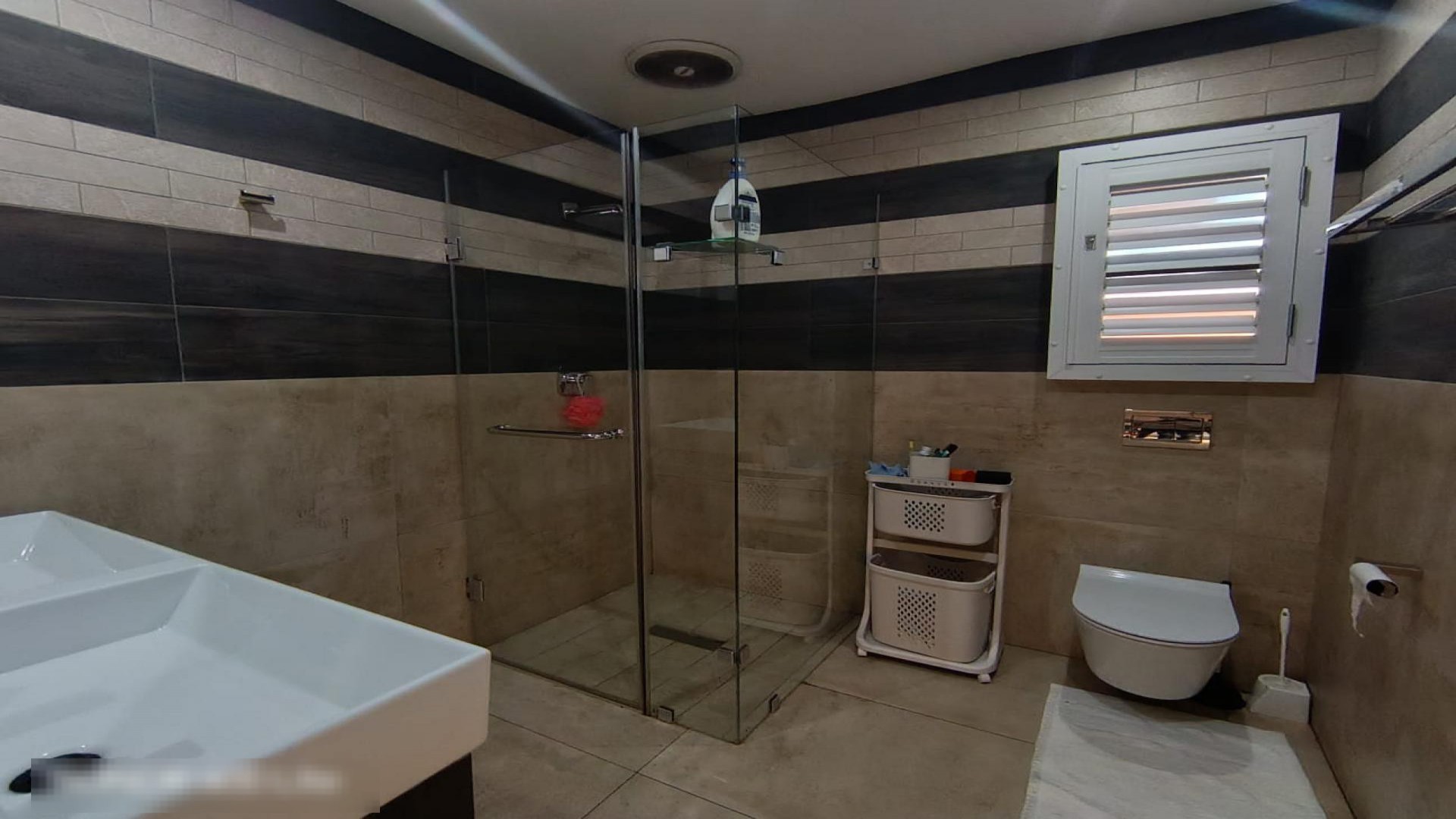 Bathroom 2 of property in Escombe 