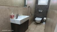 Bathroom 1 of property in Escombe 