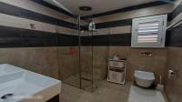 Bathroom 2 of property in Escombe 