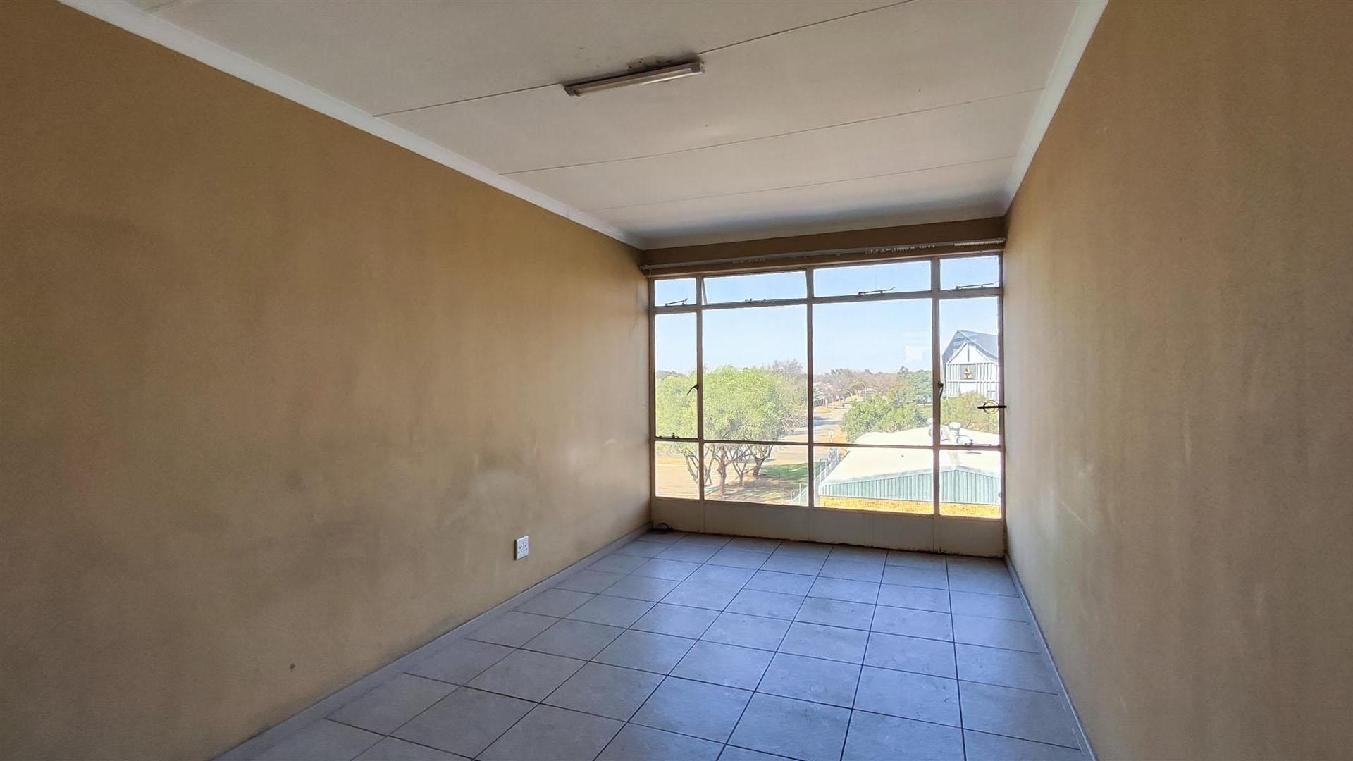 Bed Room 1 - 22 square meters of property in Vanderbijlpark