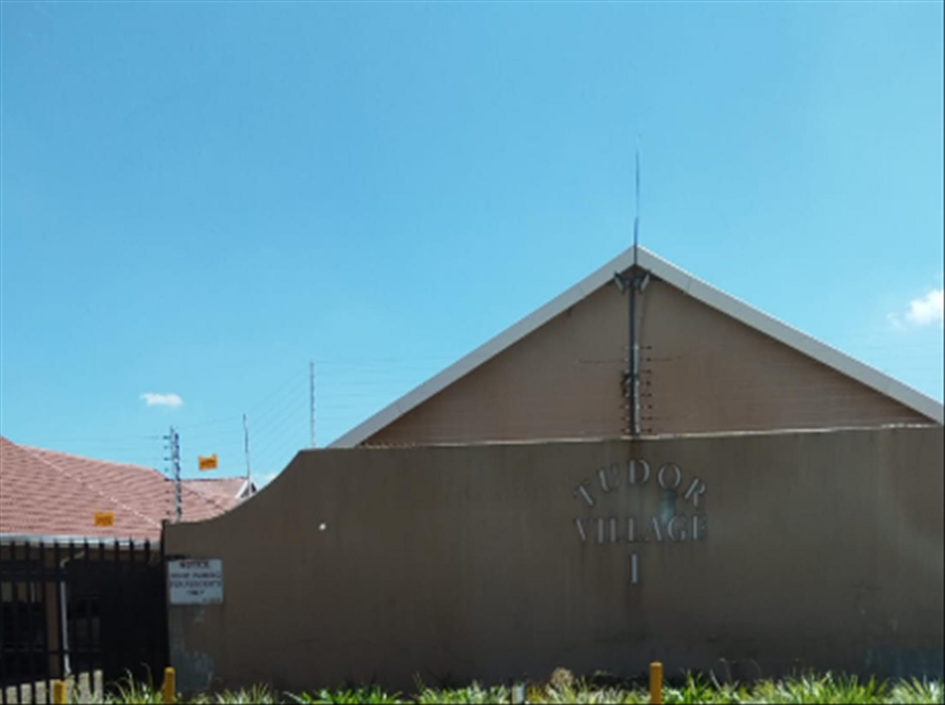 Front View of property in Norkem park