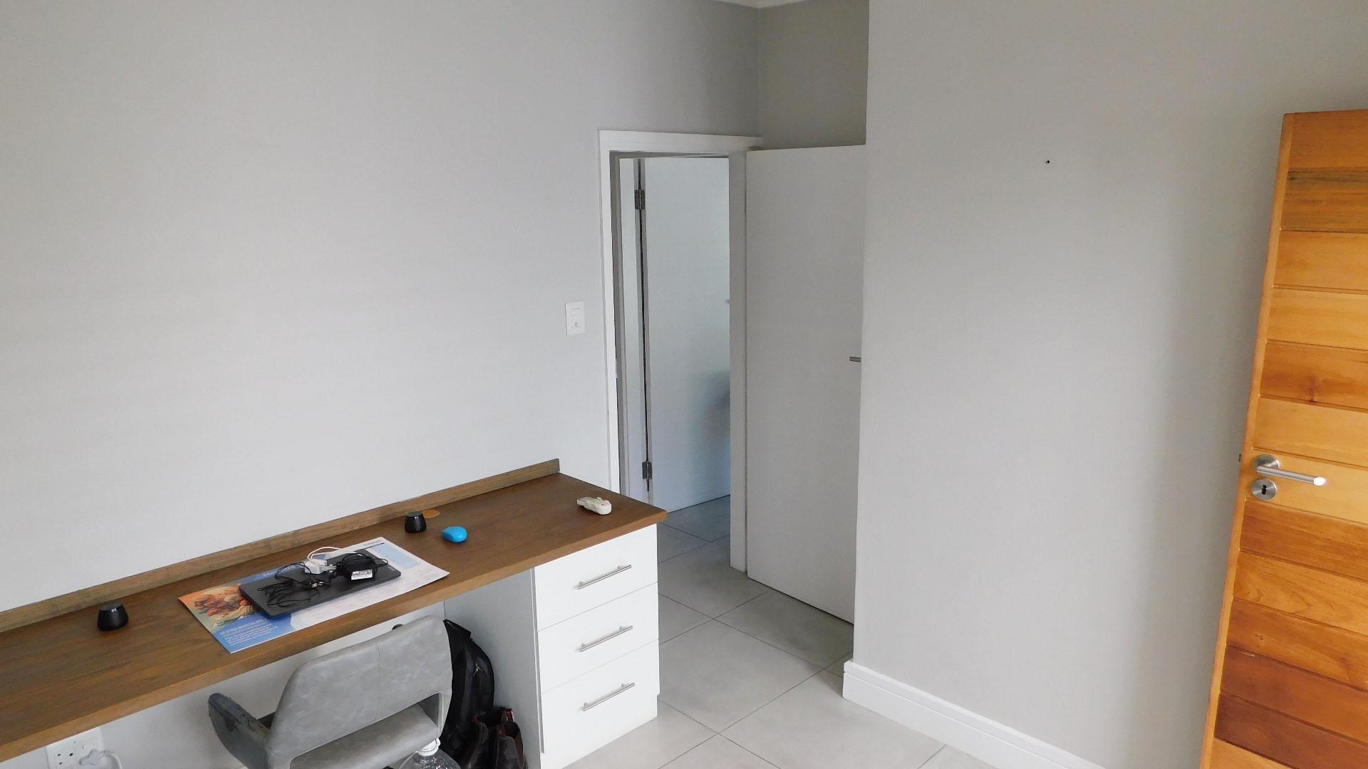 Study - 12 square meters of property in Ballitoville